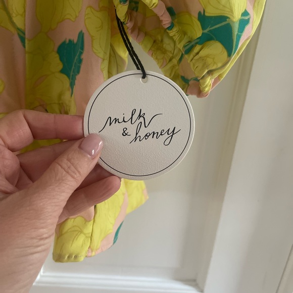 Blouse with bright pretty print - Picture 4 of 5